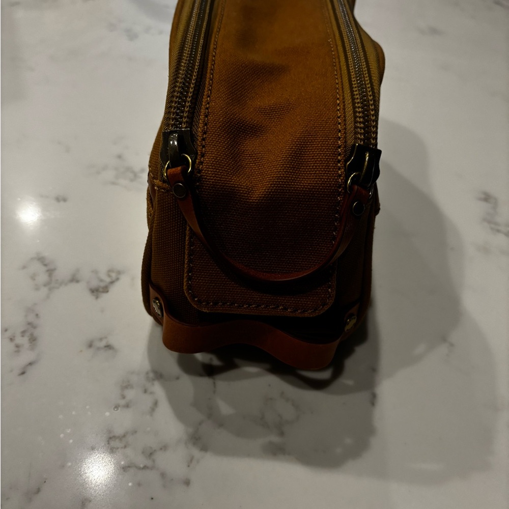 Orvis Tan and Brown Toiletry Bag - Picture 6 of 11